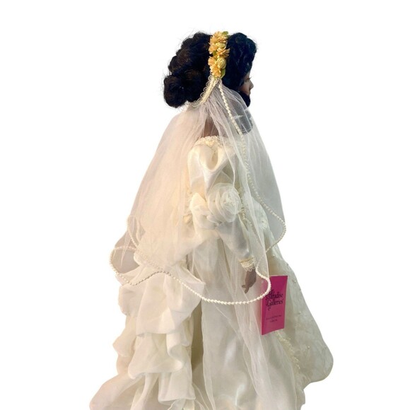 Paradise Galleries African American Bride Porcelain Doll 18.5" w Stand B389 Sgn - Picture 5 of 10